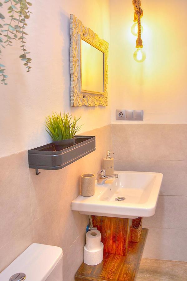 Family Apartment In Triana เซบีญา ภายนอก รูปภาพ