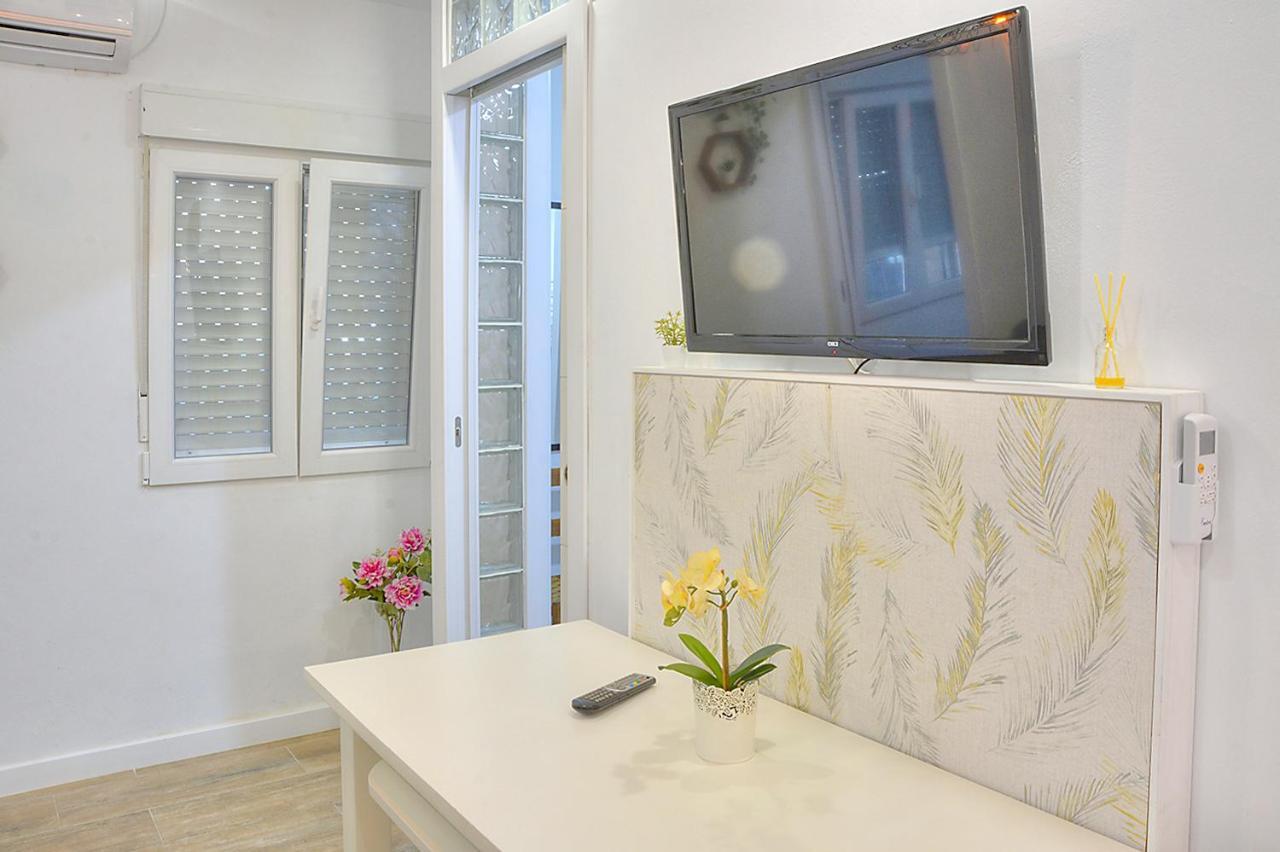 Family Apartment In Triana เซบีญา ภายนอก รูปภาพ